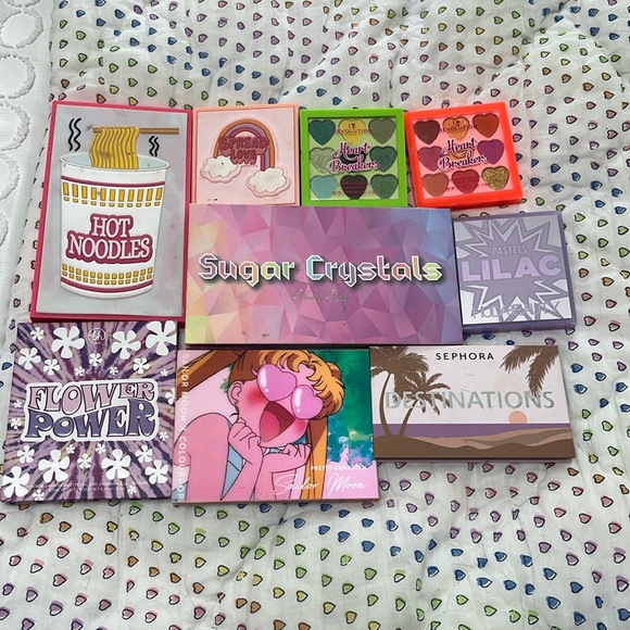 huge eyeshadow makeup pallets set - Picture 1 of 4